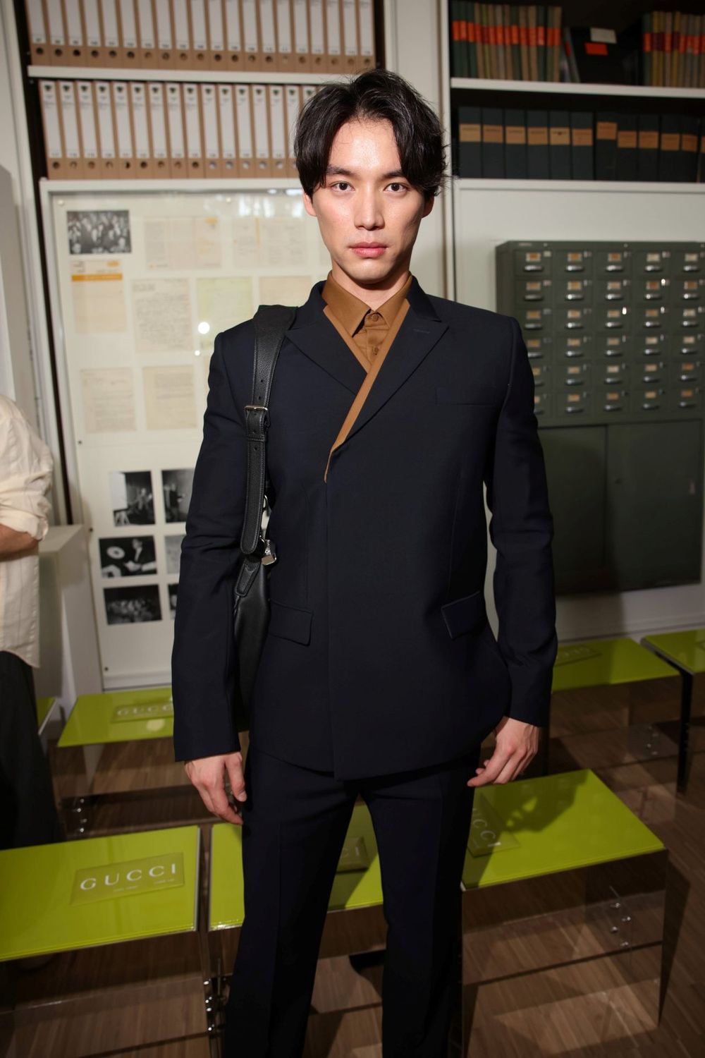 Gucci大秀「周翊然、Billkin」貴族少年小隊夢幻同框！網：這組合對眼睛很好！-12