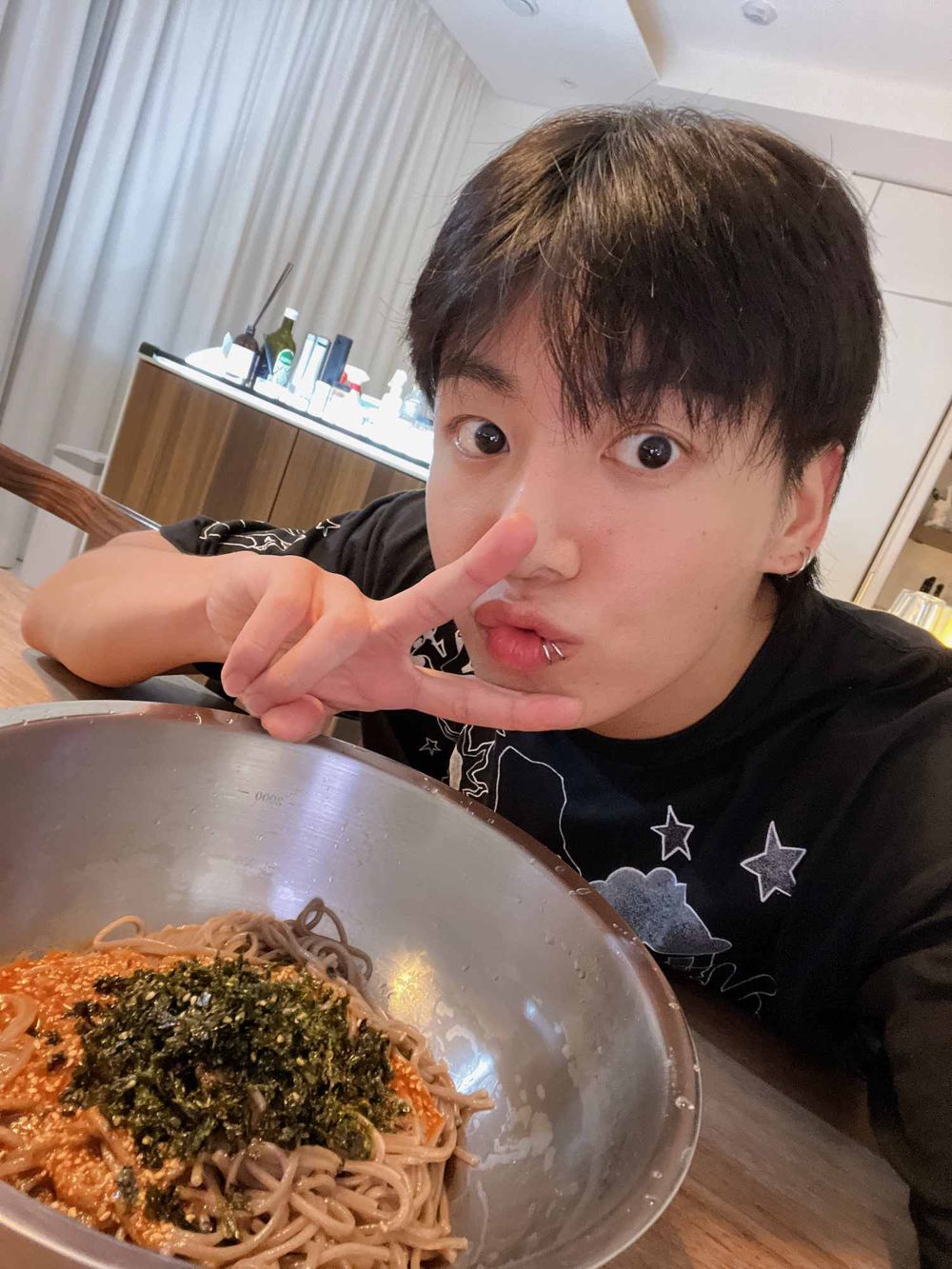 狗仔剋星！盤點4位「負面絕緣體」韓星！BTS柾國、邊佑錫...無聊到D社都放棄跟拍？！-11