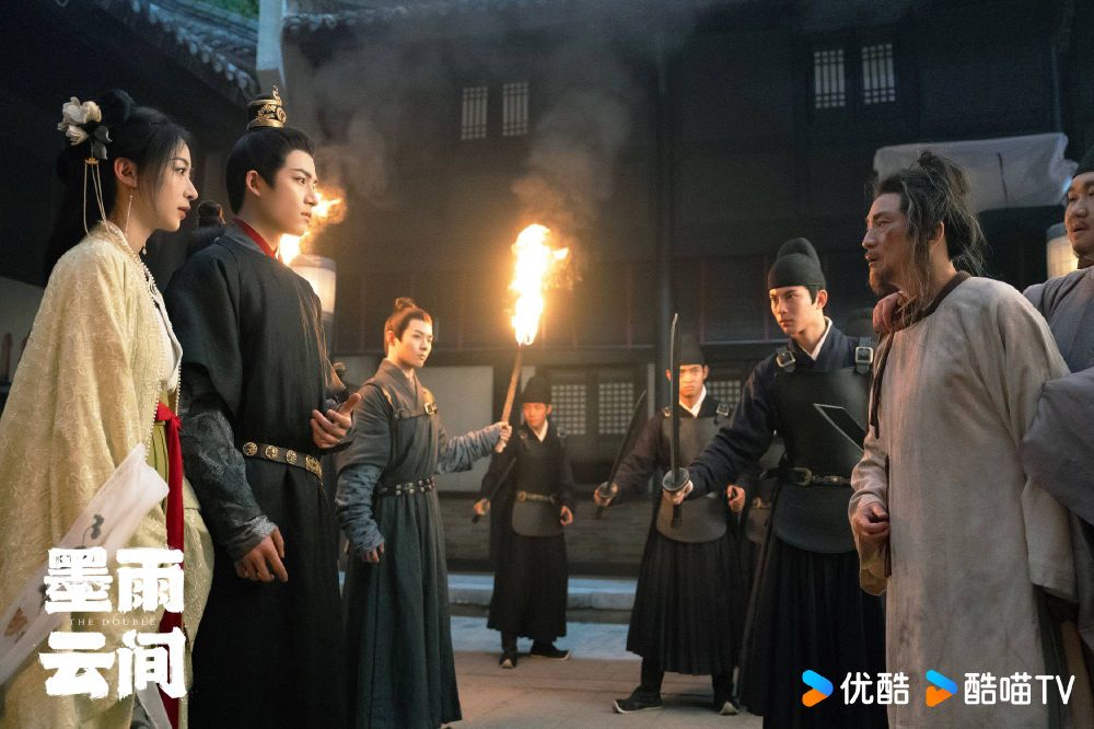 Netflix陸劇《墨雨雲間》劇情線上看&角色介紹！大女主復仇劇超過癮，吳謹言王星越極限拉扯太好嗑！-14