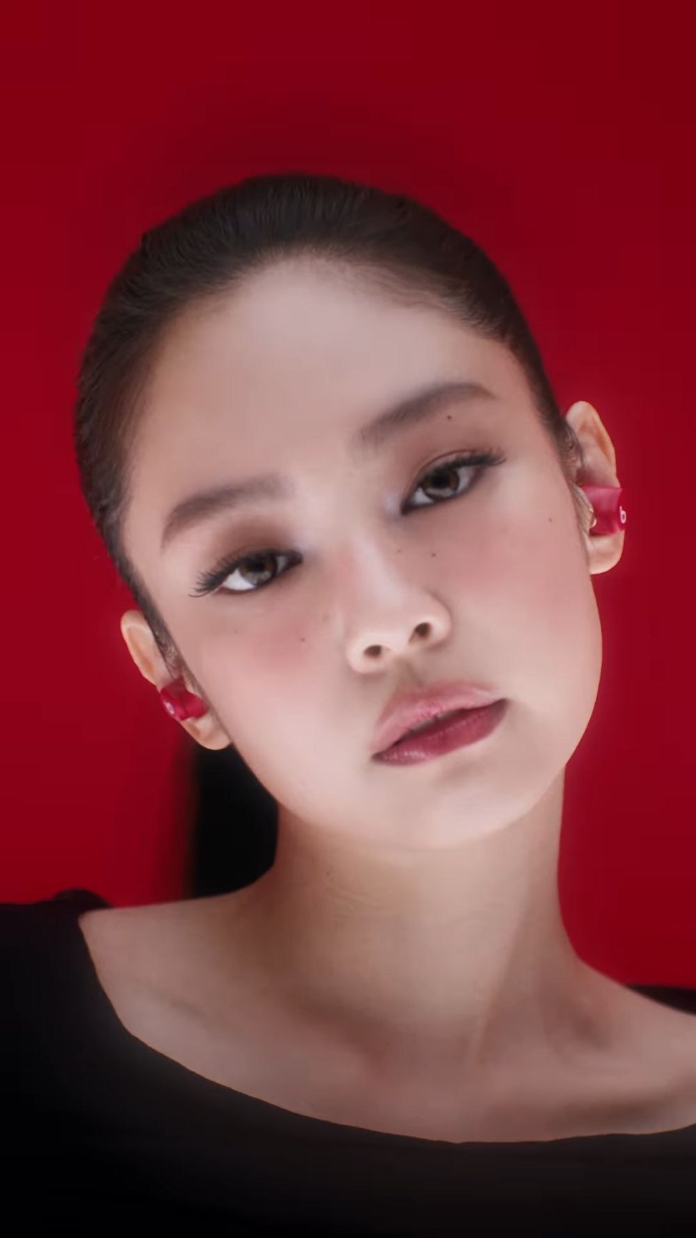 金社長業績超好！Jennie再成為Beats耳機代言人、三色耳機宣傳照美出新高度！-9