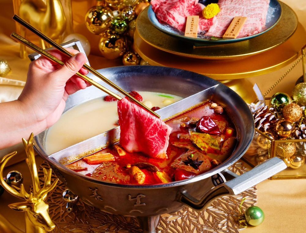 IU根本台灣美食推廣大使！車輪餅、麻辣鍋每次來台都要吃，義美小泡芙竟最愛「這口味」？-5