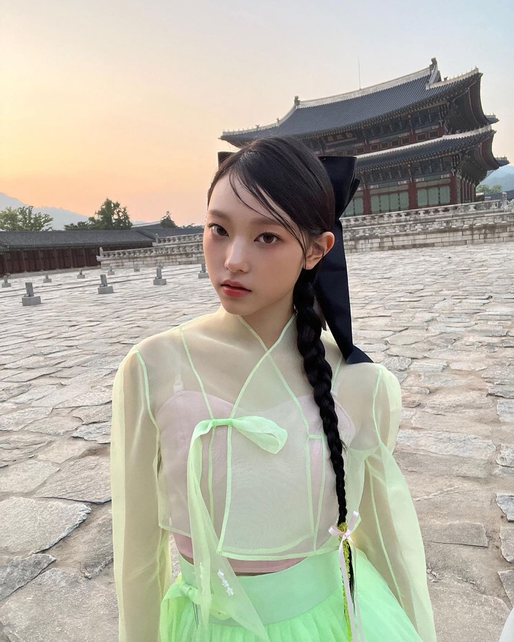 未成年韓團女偶像盤點！IVE李瑞叫金在中「叔叔」、ILLIT沅禧根本寶寶臉，有兩團成員曾組過「兒童女團」出道！-7