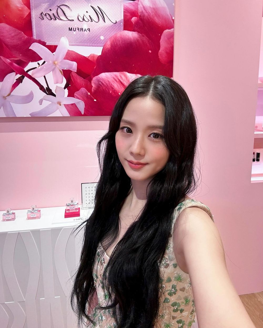 皮拉提斯好身材韓星盤點！張員瑛、Jennie露腿必上熱搜，Jisoo巨型戶外廣告、腿美到引話題！-2