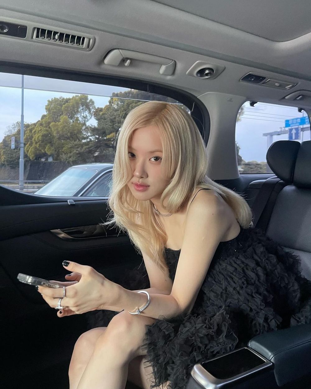 頂奢女帝Rosé換新公司！手握時尚資源清單狂炸、除了YSL、Tiffany還有這些！-10