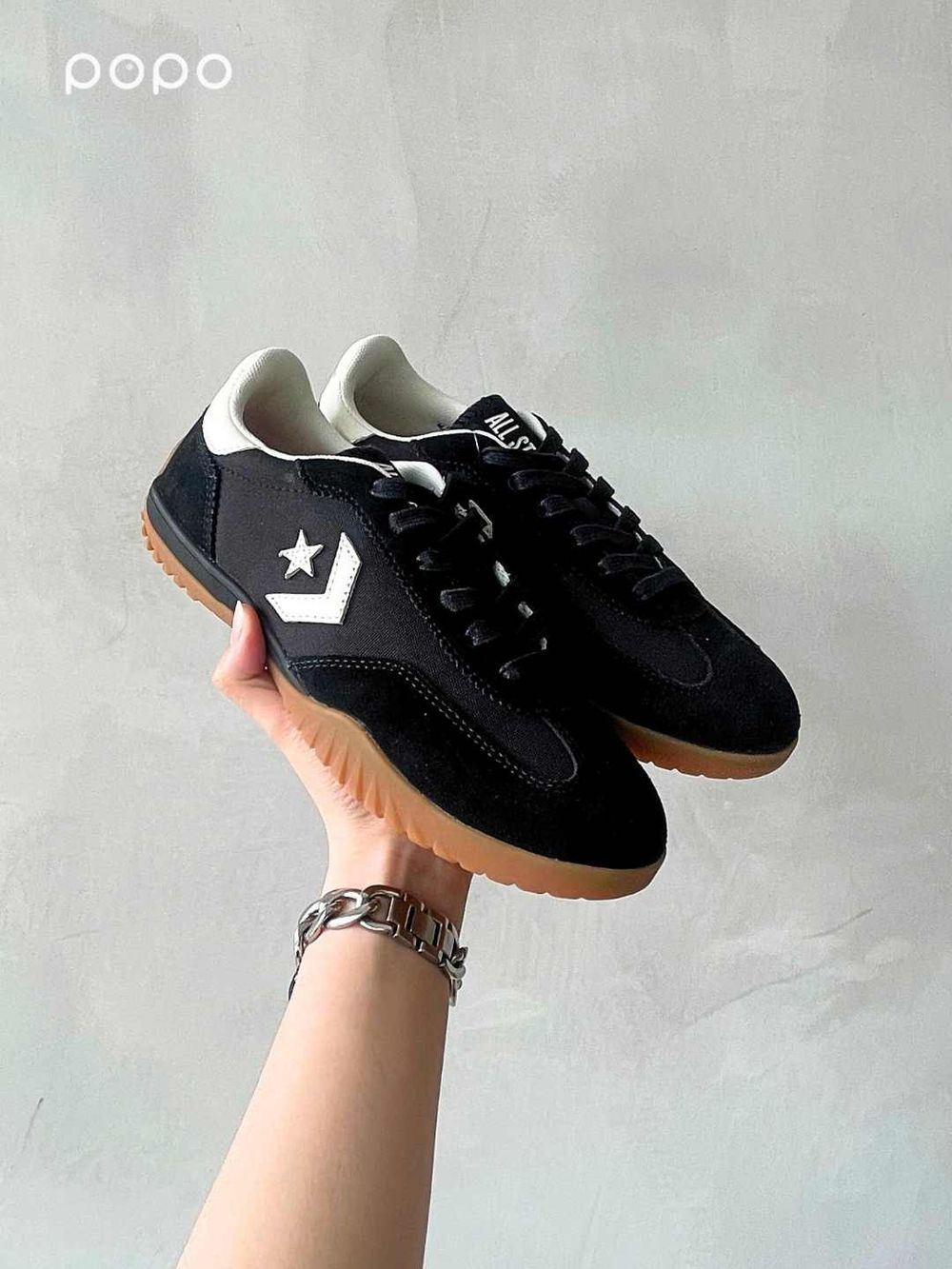 卡寶腿細到誇張！Karina腳上那雙Converse「小流星球鞋」我買定了！ -13