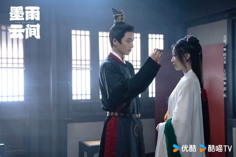 陸劇《墨雨雲間》結局熱議不斷！王星越戰損咬玉珮簡直封神了，製片人于正親上火線解釋番外走向！-2