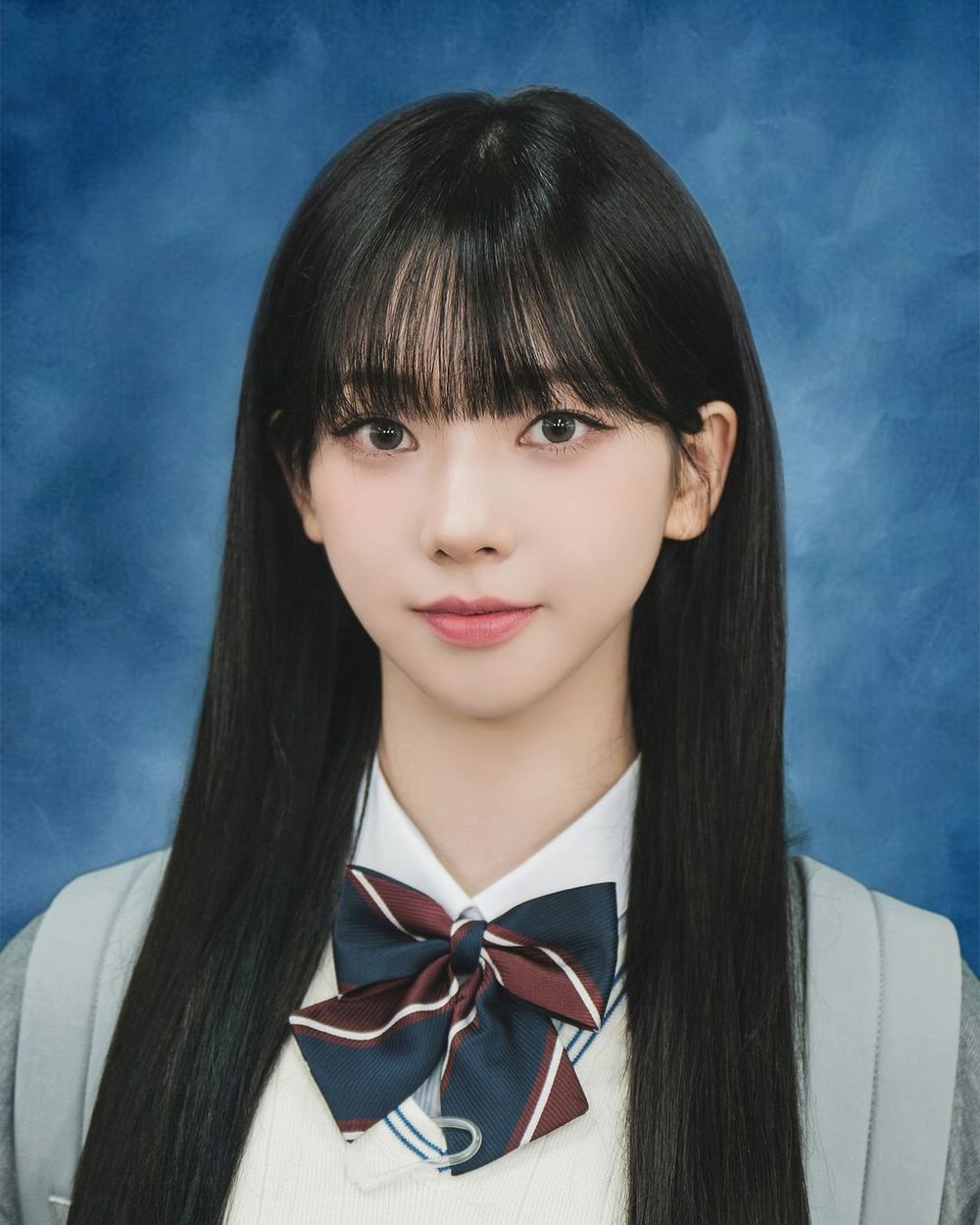 aespa曬畢業照？！Karina、Winter穿制服誇張美，網友：好希望是我同學喔！-1