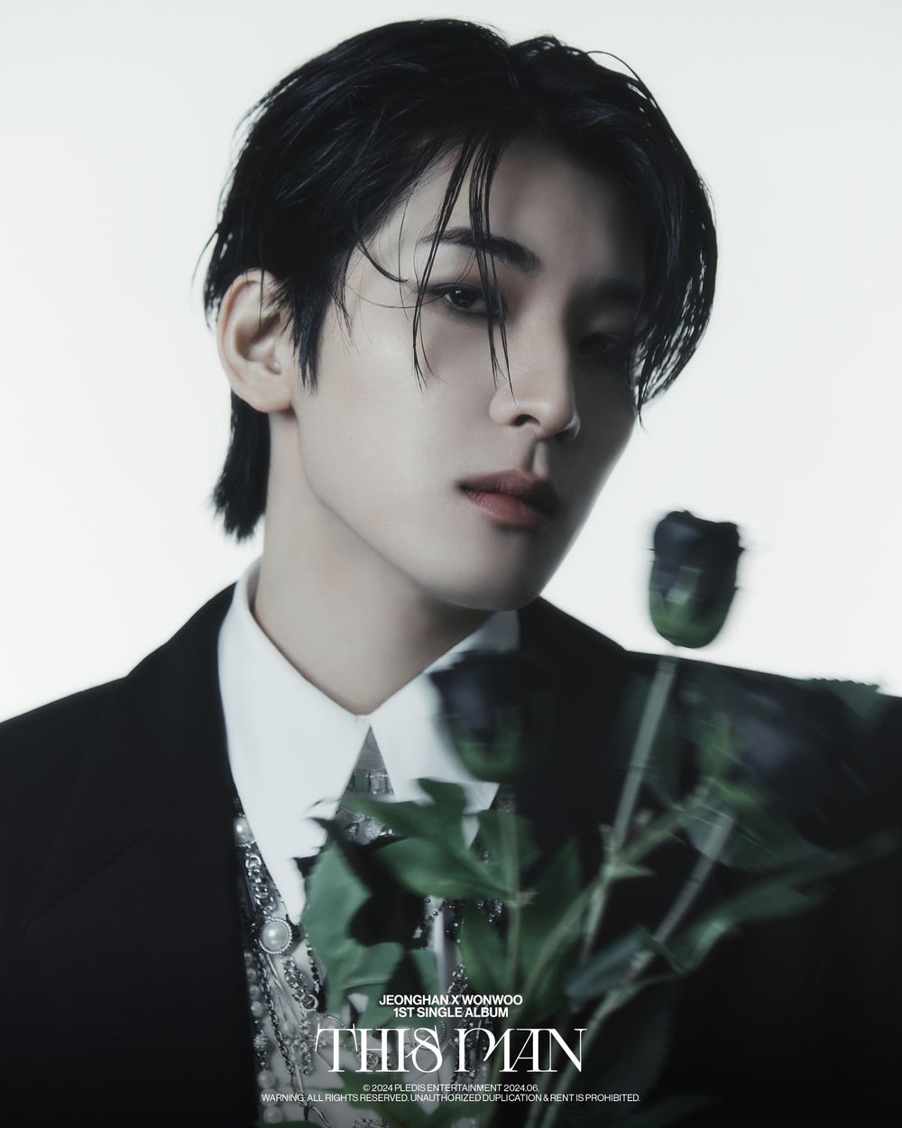 韓網友公認6位「高冷王子」四五代男團成員！圓佑化身吸血鬼伯爵，Felix、成訓上榜，這位男愛豆根本是漫畫男主角！-3