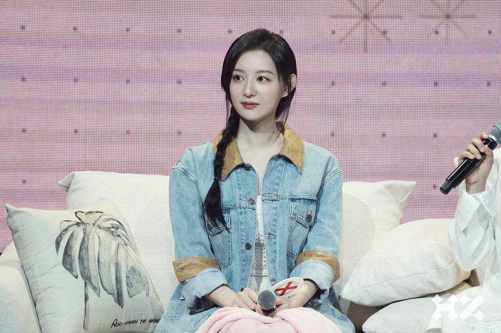 《淚之女王》金秀賢、金智媛真的熱戀中？被網友抓包連穿2套情侶裝！隔空發糖堪稱最強售後！-7
