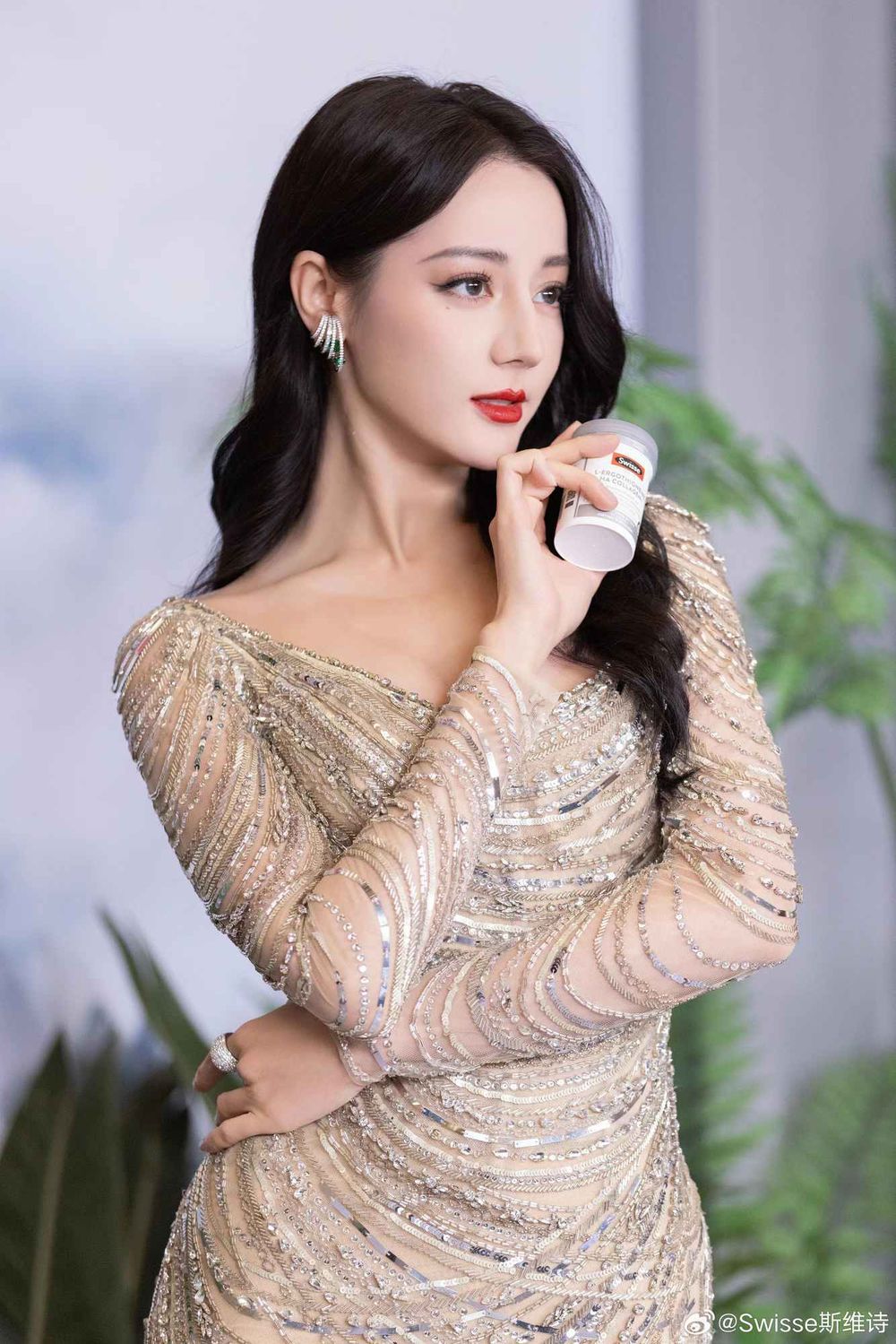 身價突破37億人民幣！迪麗熱巴美妝資源盤點，半年晉升迪奧寵兒、陸娛首位全球雙代言人！-10