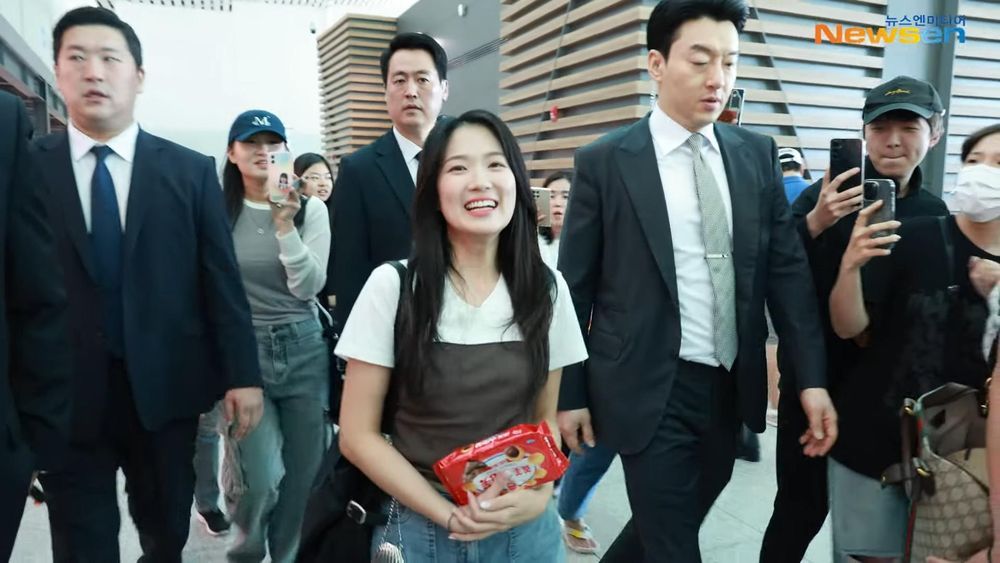 IU、Jennie、李聖經都愛爆！盤點「義美小泡芙」的韓星守護神、這口味原來最受歡迎？！-6