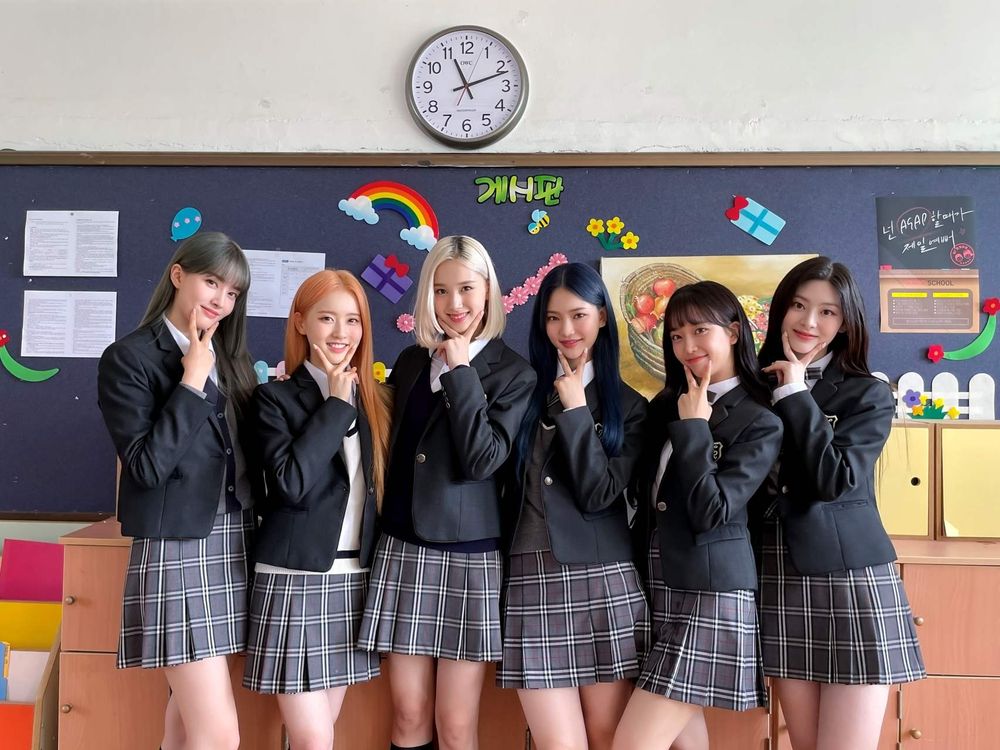 韓網熱議7組新生代女團校服大戰！aespa大頭照美到不像話，NewJeans掀模仿潮，網友公認這團最適合穿制服！-5