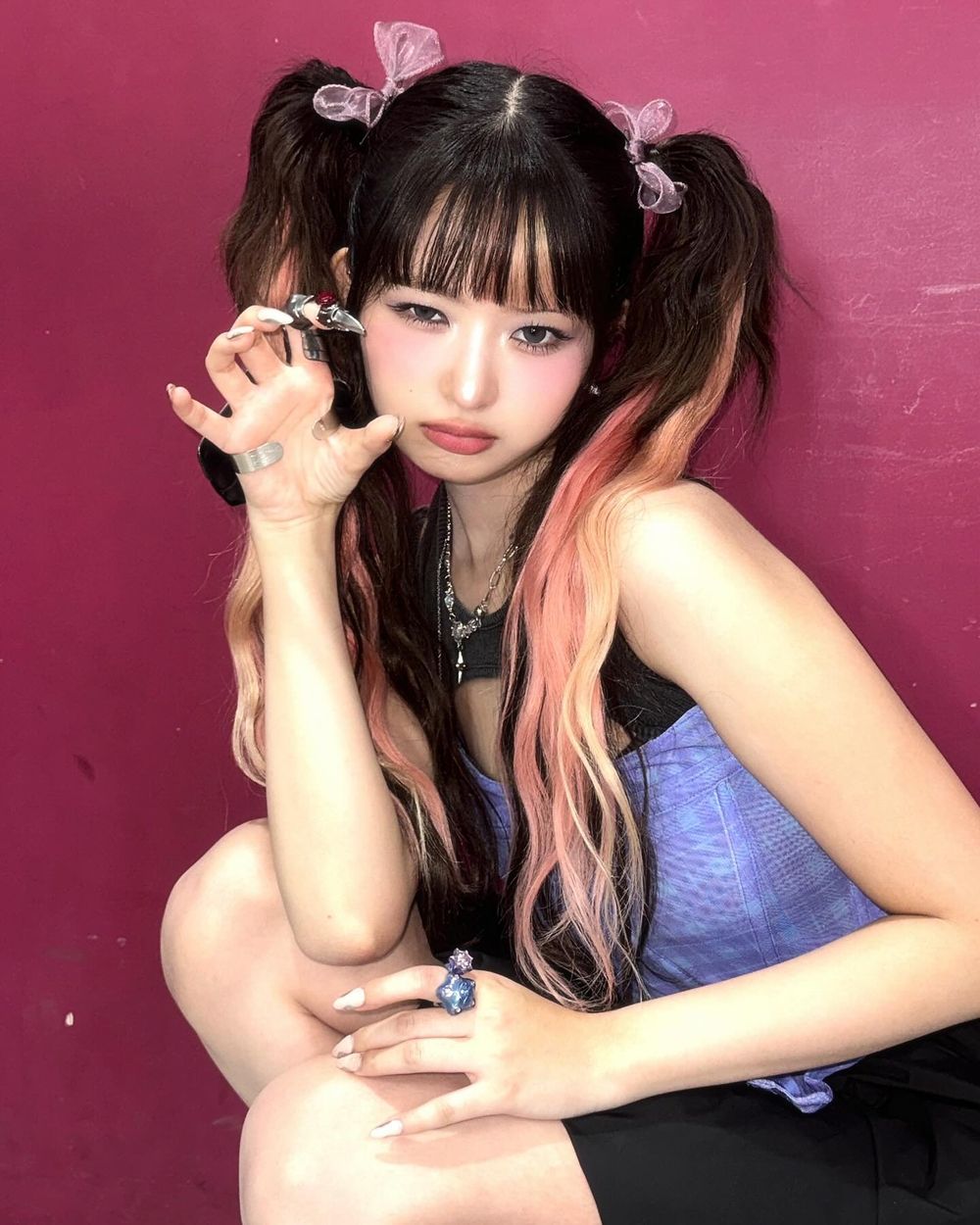 韓網熱議04年生的神顏女偶像！Sullyoon、Minji顏值震撼畢業典禮，張員瑛被封四代神顏！-5