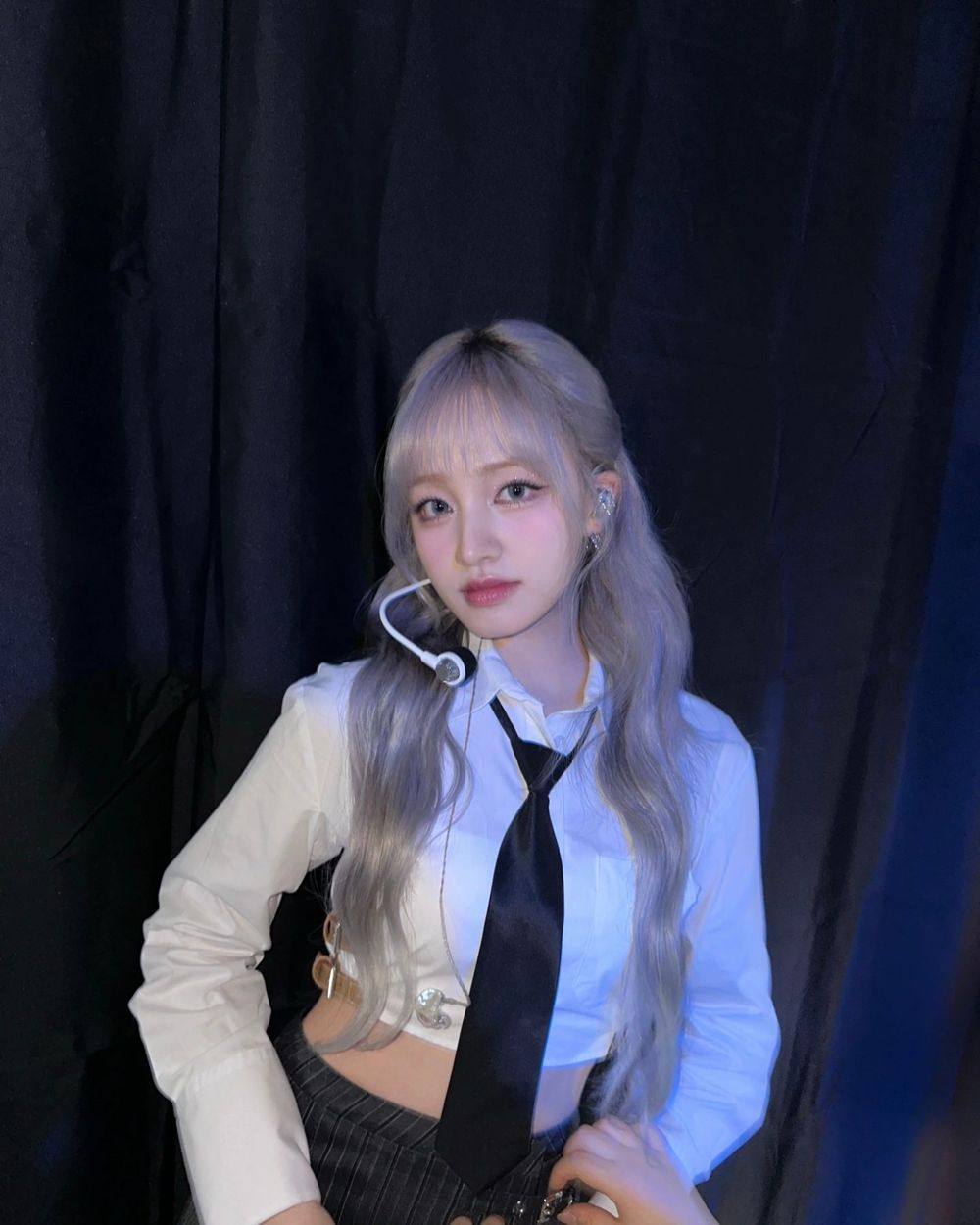 韓網熱議04年生的神顏女偶像！Sullyoon、Minji顏值震撼畢業典禮，張員瑛被封四代神顏！-11