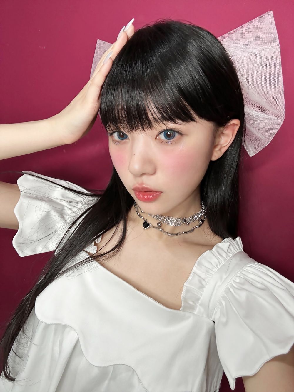 韓網熱議04年生的神顏女偶像！Sullyoon、Minji顏值震撼畢業典禮，張員瑛被封四代神顏！-15