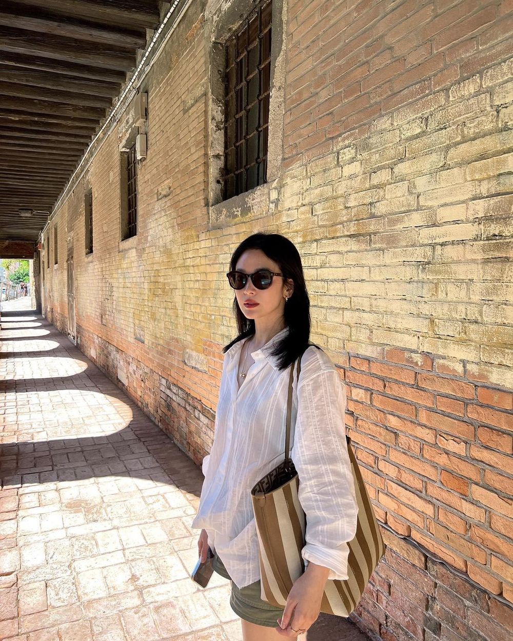 宋慧喬遊威尼斯太美！都在看「她腳上那雙NB」網嘆：離婚後根本逆齡到18歲！-3