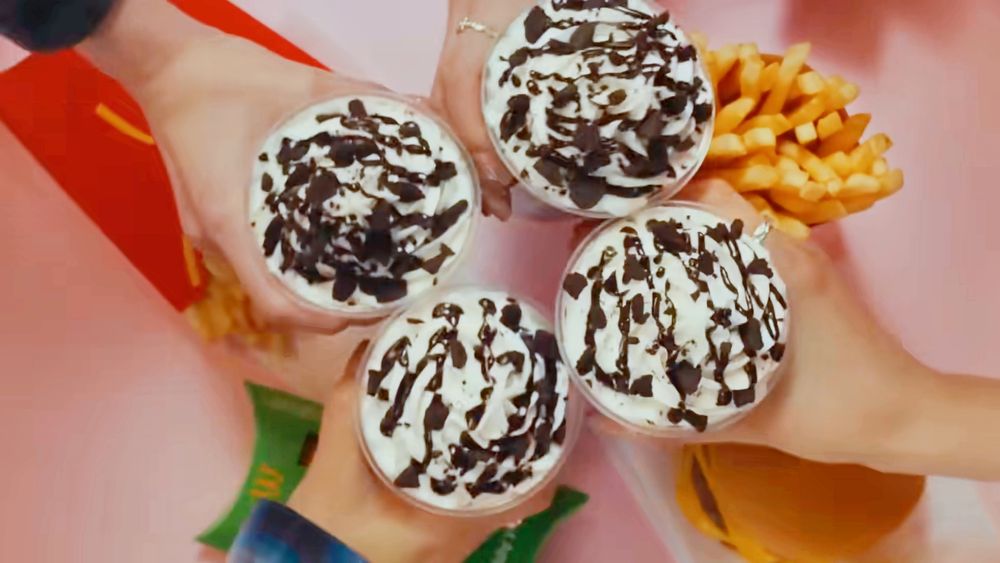 aespa成日本麥當勞代言人？！廣告曝光美哭網友、新品「OREO薄荷巧克力冰沙」同步開賣！-2