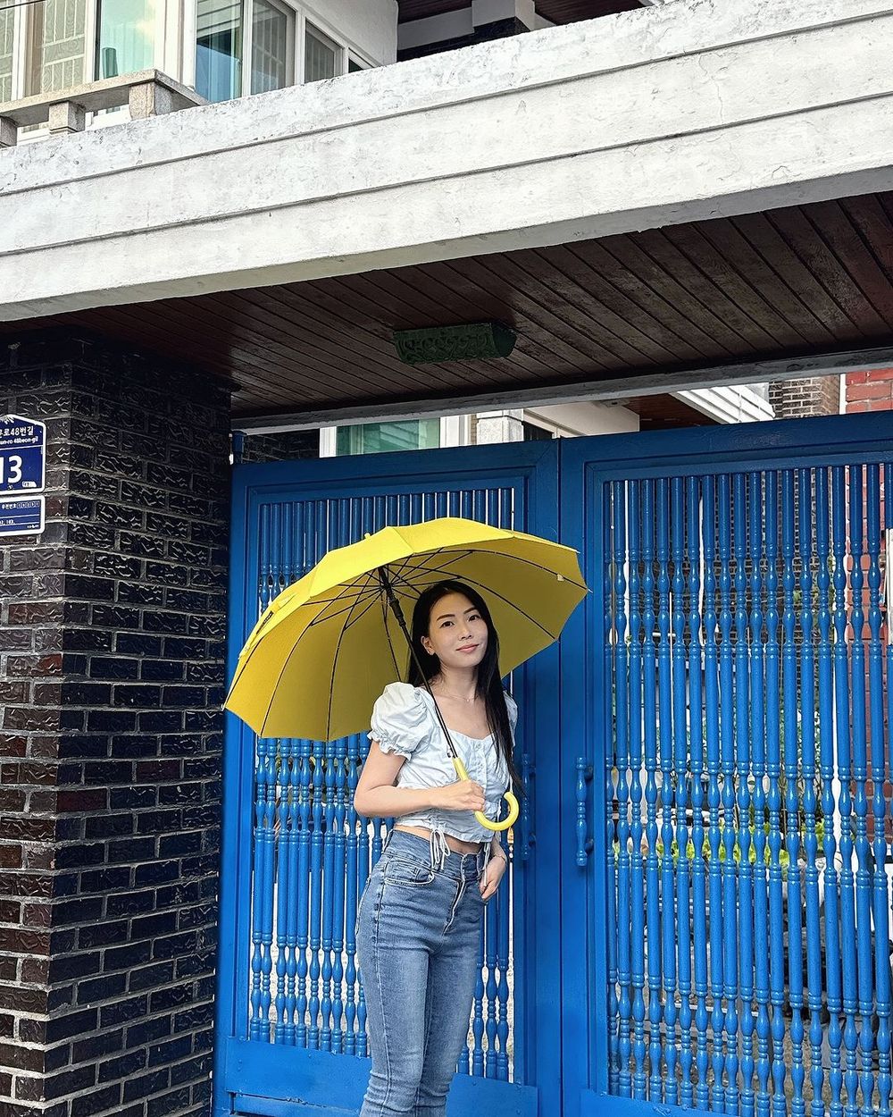 《背著善宰跑》小率家真的存在！原來是在「這間」咖啡廳拍的、店外還附小黃傘打卡拍照！-5