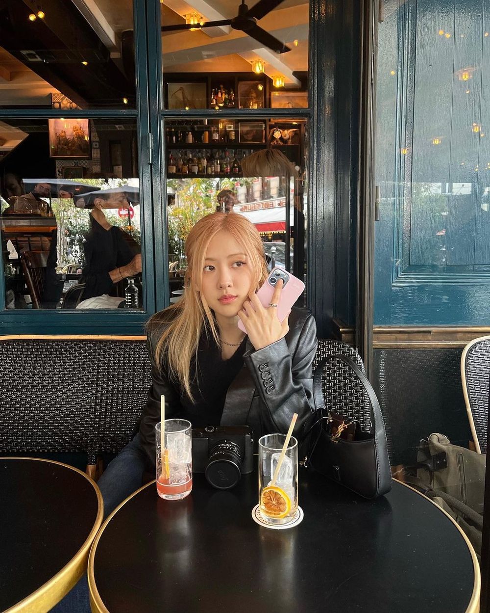 韓星都去巴黎玩了～Jisoo、Rosé、Felix都衝巴黎鐵塔拍照、同款打卡點幫你整理好！-15