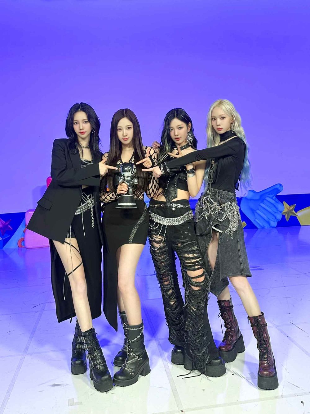 2024上半年音放一位數最多的韓國女團！NewJeans輸(G)I-DLE，冠軍橫掃14個一位太狂！-12