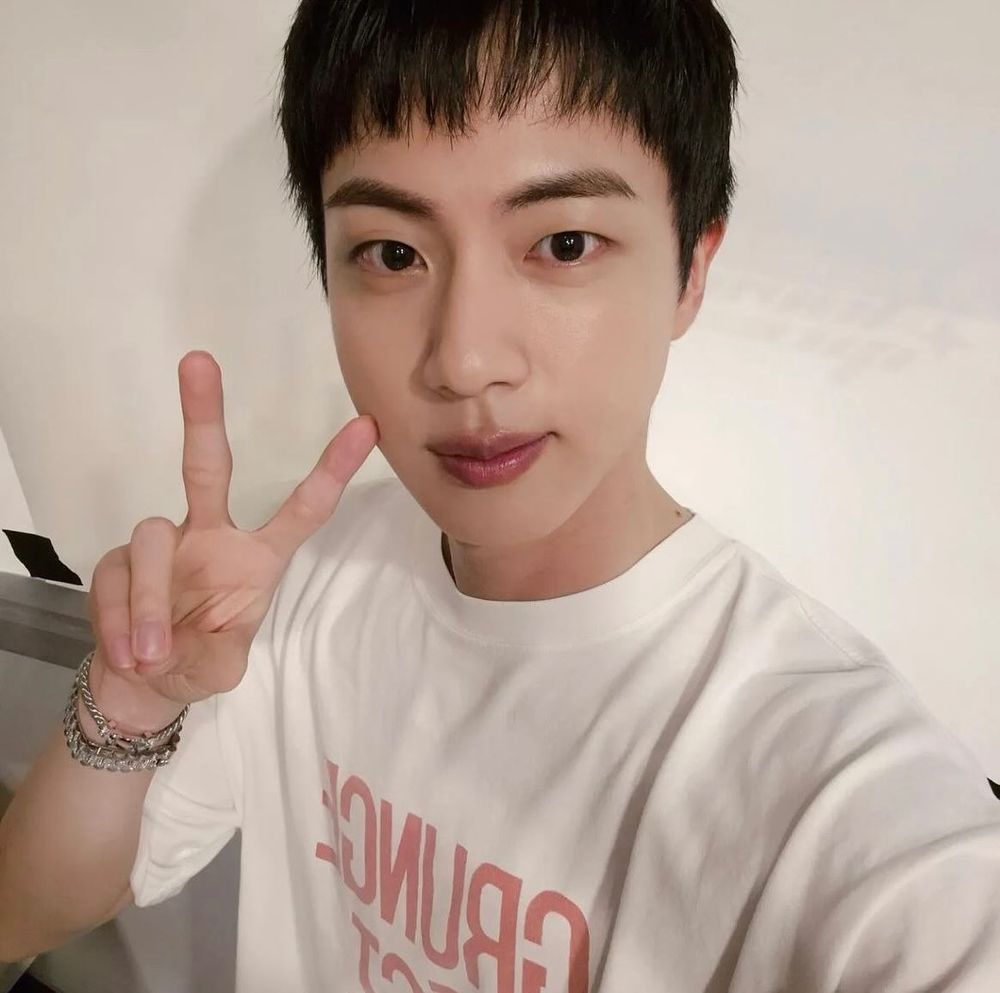BTS防彈少年團JIN秒接下首個精品代言！成為FRED全球品牌大使、大哥退伍就資源狂炸！-3