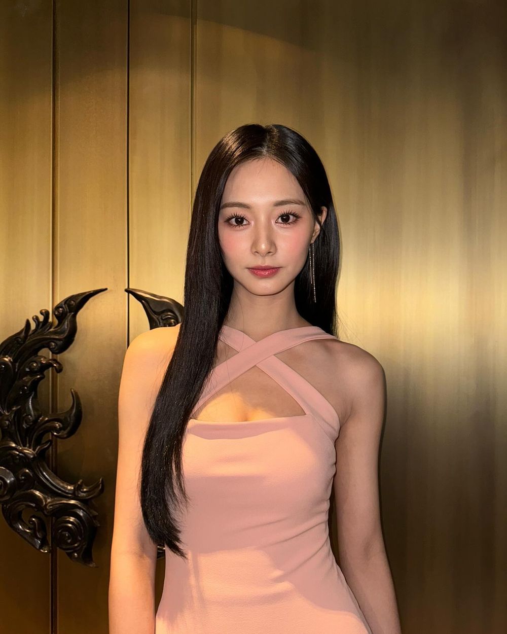 韓國5位「含著金湯匙出生」富二代女偶像！子瑜不接代言就超有錢、員瑛未成年身價近億！-15