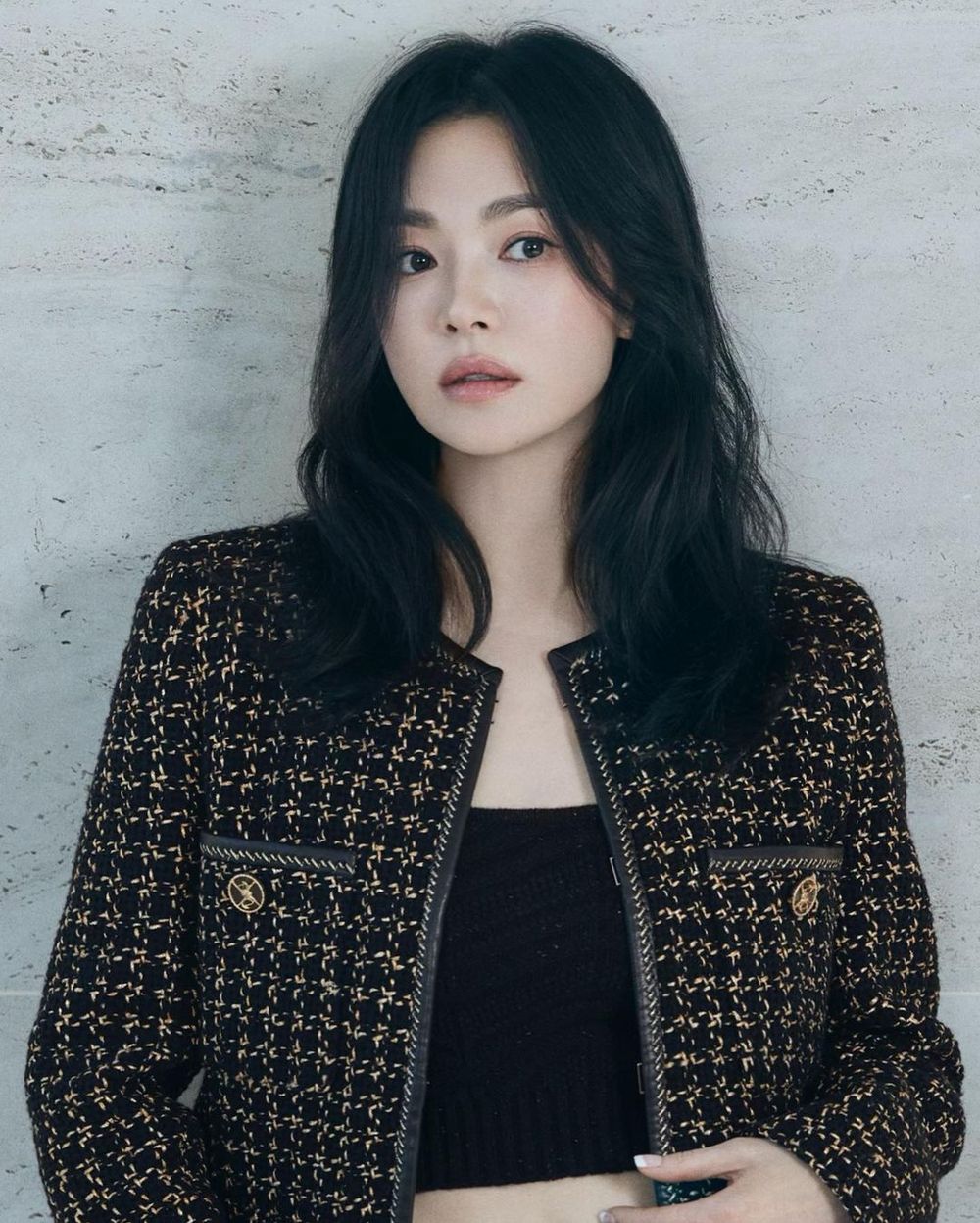 姊離婚後獨自美麗！宋慧喬「貴婦品牌代言照」美到不可思議、這樣42歲我不信！-2