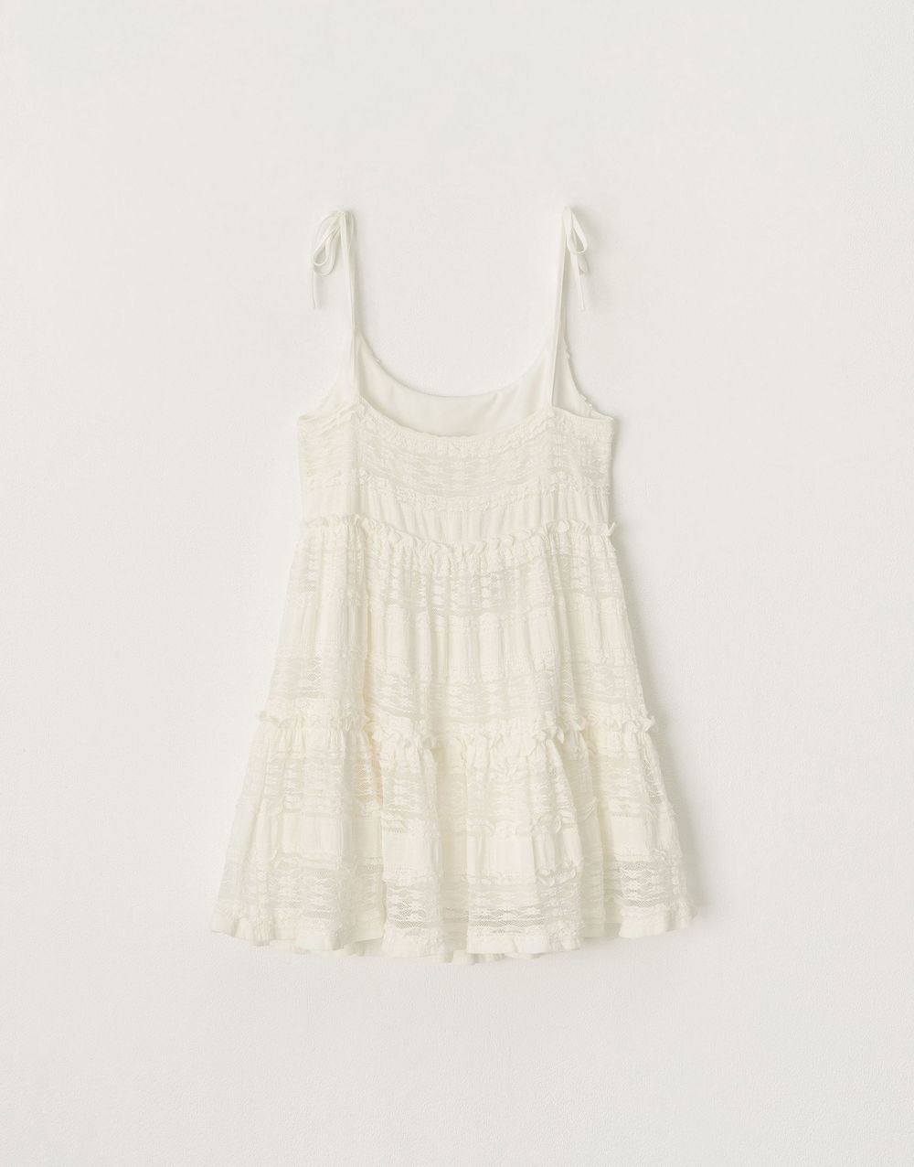 夏天太熱就穿洋裝！5招洋裝穿搭「扭轉身材缺陷」Rosé這樣穿瘦成一道閃電！-1