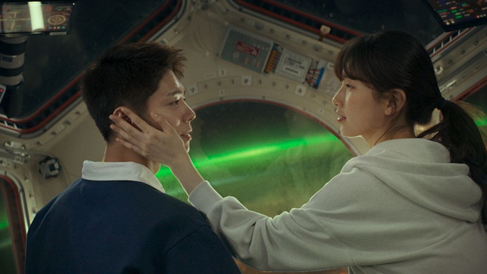 韓國科幻電影《夢境 Wonderland》Netflix上線！秀智苦等朴寶劍，孔劉湯唯「夫妻同框」驚喜出演！-11