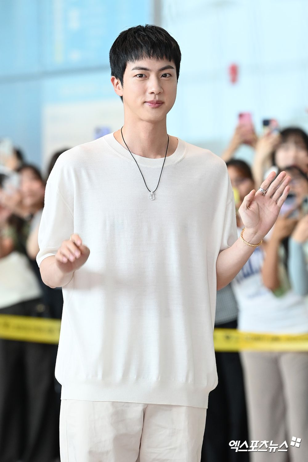 退伍首個海外公開行程！防彈Jin出發法國擔任2024巴黎奧運火炬手，聖火傳遞日期時間曝光！-4