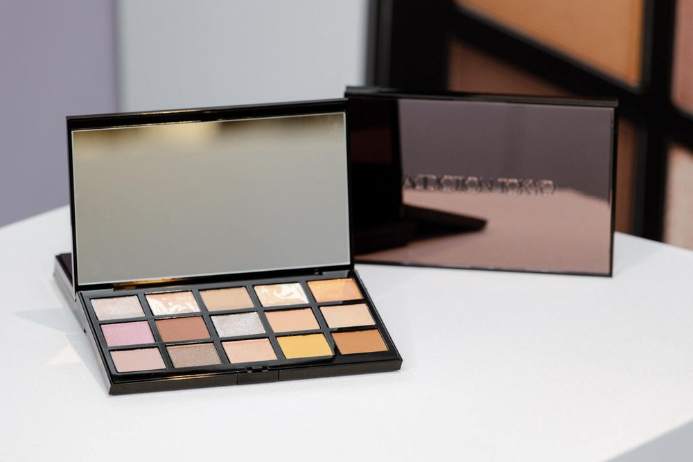 2024秋季彩妝推薦！ADDICTION刺繡工藝眼影盤、柔霧唇膏，粉質全面升級、一抹奢養潤唇，日常、率性妝容輕鬆Get！-2