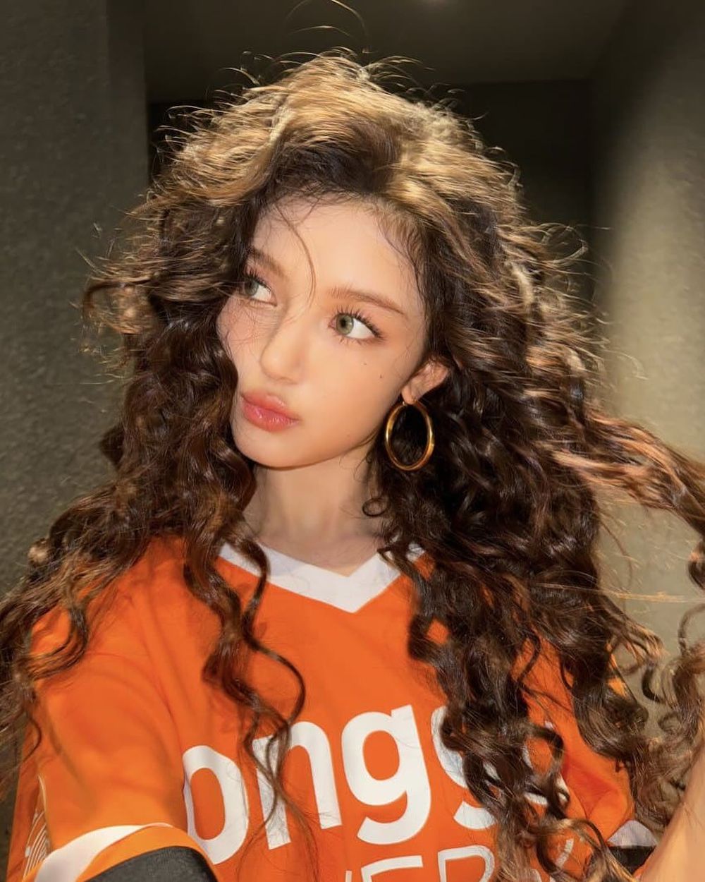 網友公認女團隱藏門面盤點！Sana、宮協咲良化身變美教科書，「她」完美複製芭比娃娃！-2