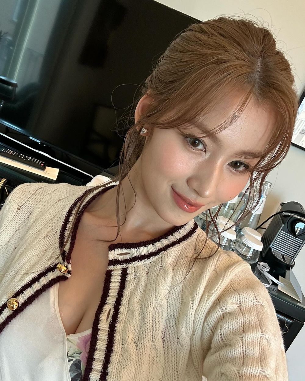 網友公認女團隱藏門面盤點！Sana、宮協咲良化身變美教科書，「她」完美複製芭比娃娃！-15