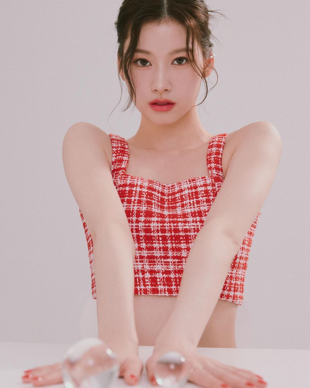 解鎖TWICE首位雙奢代言！Sana個人資源盤點，美妝代言狂續約、品牌都愛釣系高級臉！-2