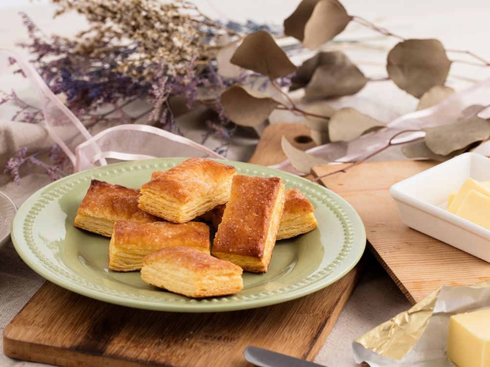 看2024巴黎奧運必備零食！盛香珍將米奇、唐老鴨化身運動員推限定包裝，千層酥、蝴蝶酥都必吃！-7