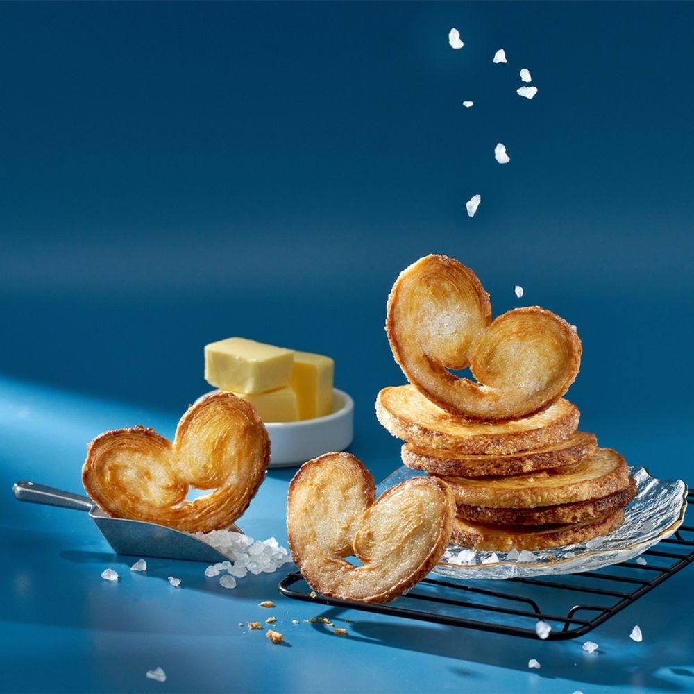 看2024巴黎奧運必備零食！盛香珍將米奇、唐老鴨化身運動員推限定包裝，千層酥、蝴蝶酥都必吃！-6