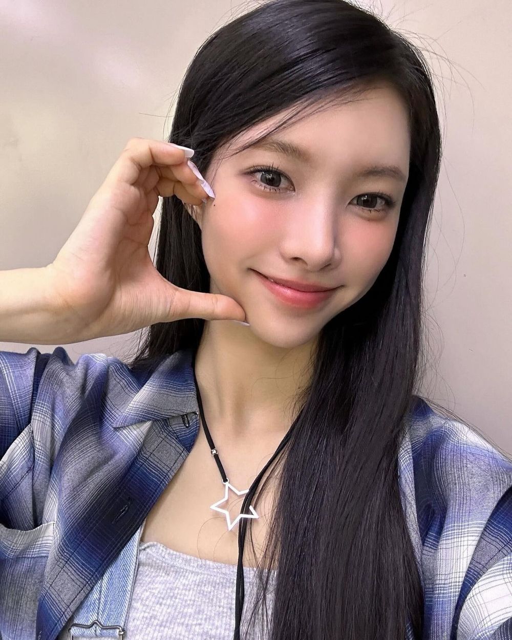 網友認證才貌雙全五代女團隊長盤點！Karina、安俞真當之無愧，女愛豆代言數最高竟是她？！-6