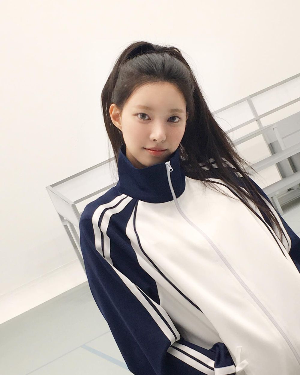 網友認證才貌雙全五代女團隊長盤點！Karina、安俞真當之無愧，女愛豆代言數最高竟是她？！-5