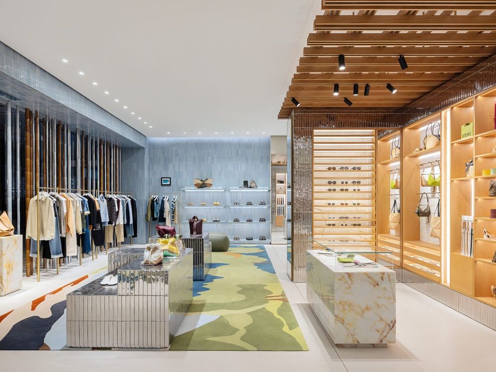 美到像藝廊！LOEWE最新高雄漢神巨蛋店來了、「爆款包包」通通買得到！-1
