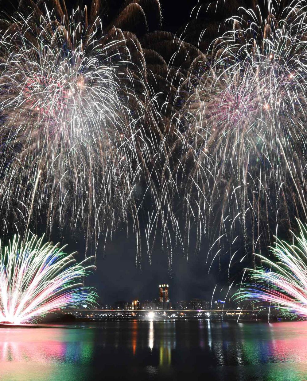 2024大稻埕煙火秀來了！四場煙火秀時間、五個最佳觀賞點一次看！不用人擠人也能拍美照！-7