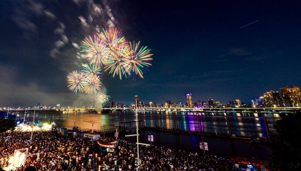 2024大稻埕煙火秀來了！四場煙火秀時間、五個最佳觀賞點一次看！不用人擠人也能拍美照！-9