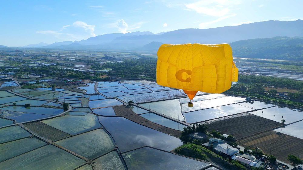 COACH熱氣球太可愛！台東熱氣球嘉年華這顆「Tabby熱氣球」必拍！還有巨型包包打卡點！-4