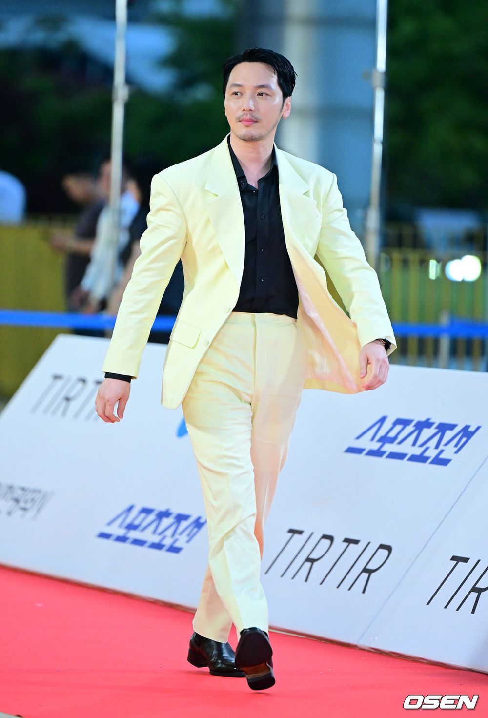 2024《青龍系列大獎》紅毯男神降臨！李正河、任時完可愛爆擊，柳俊烈也來了？！-12