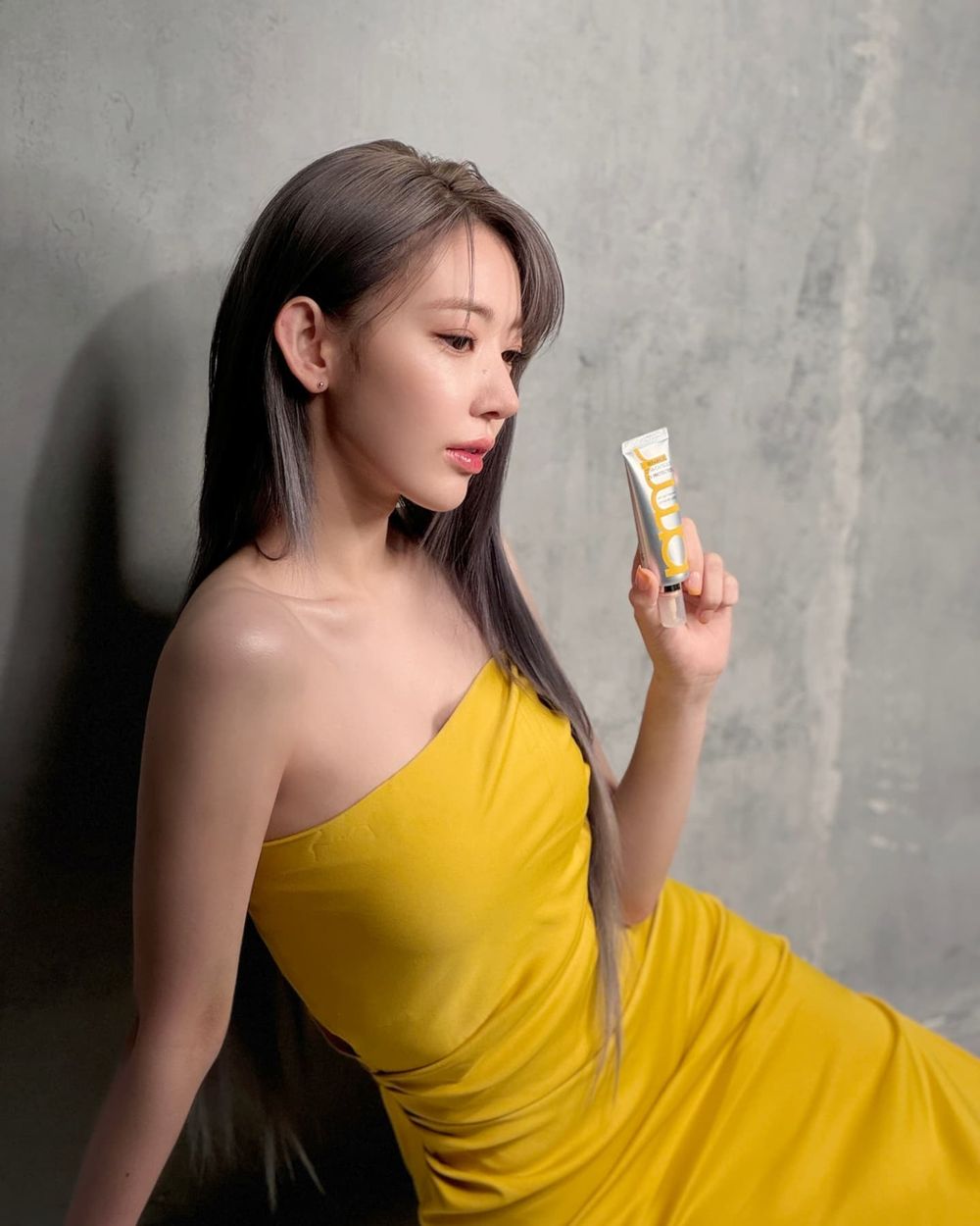 超強帶貨美神！LE SSERAFIM小櫻花狂掃日韓美妝代言，完美消化金髮芭比造型、根本衣錦還鄉最佳代表！-3
