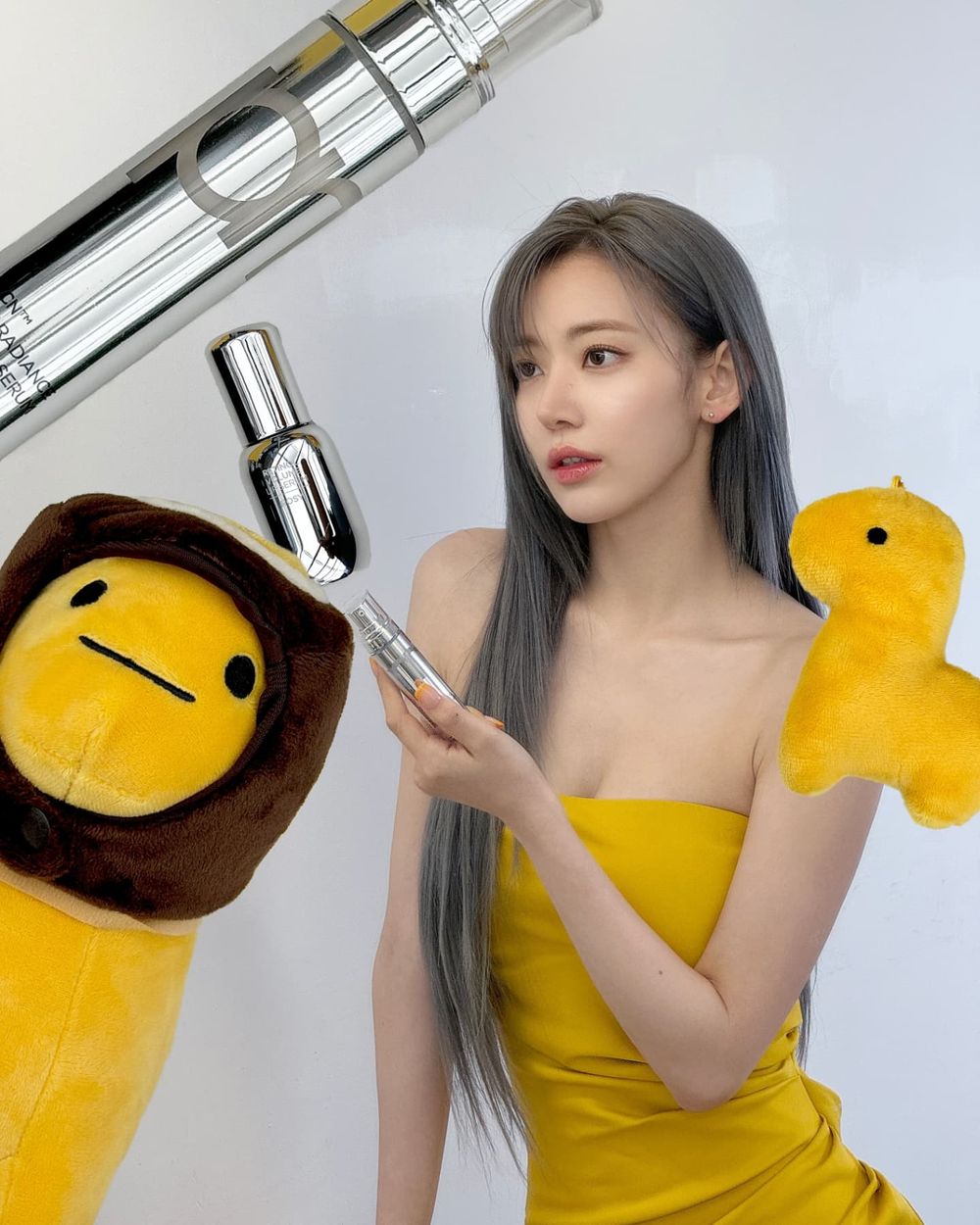 超強帶貨美神！LE SSERAFIM小櫻花狂掃日韓美妝代言，完美消化金髮芭比造型、根本衣錦還鄉最佳代表！-4