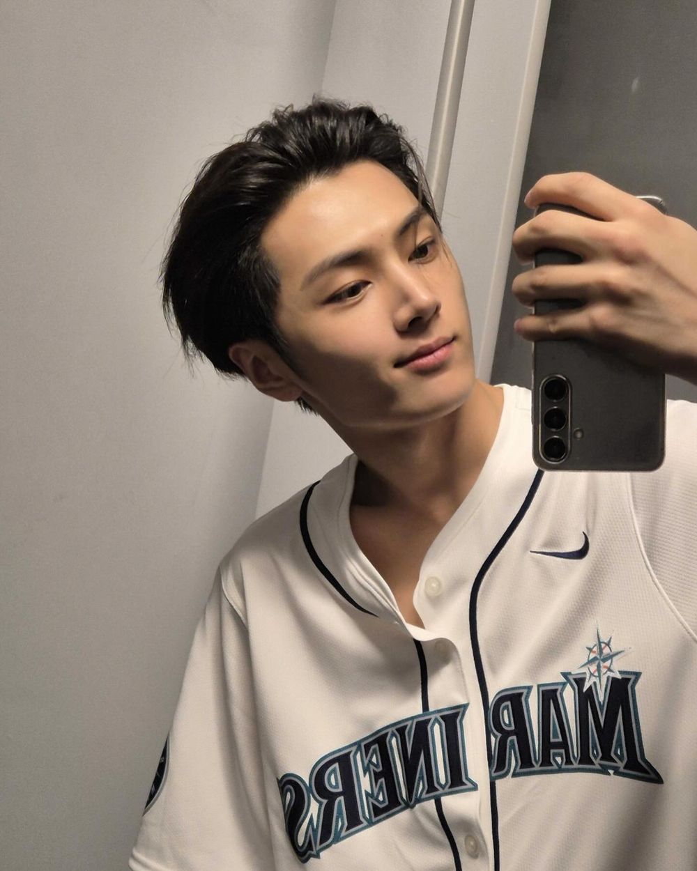 臉蛋和實力兼具「富二代韓星」盤點！泰國公主Minnie、日本名媛Mina、低調貴公子JIN...，當偶像只為完成夢想！-15