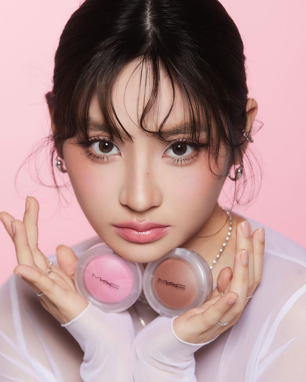 網美必去INS風打卡點！M‧A‧C「QQ 水樂園」巡迴中，巨型抱抱熊Q寶、預約試妝就送手指粉撲，還有DIY熊熊吊飾！-3