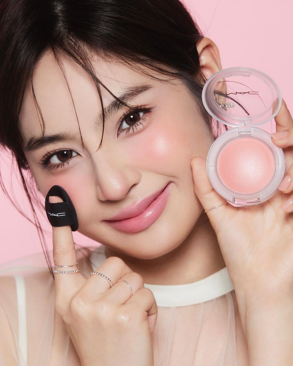 網美必去INS風打卡點！M‧A‧C「QQ 水樂園」巡迴中，巨型抱抱熊Q寶、預約試妝就送手指粉撲，還有DIY熊熊吊飾！-2