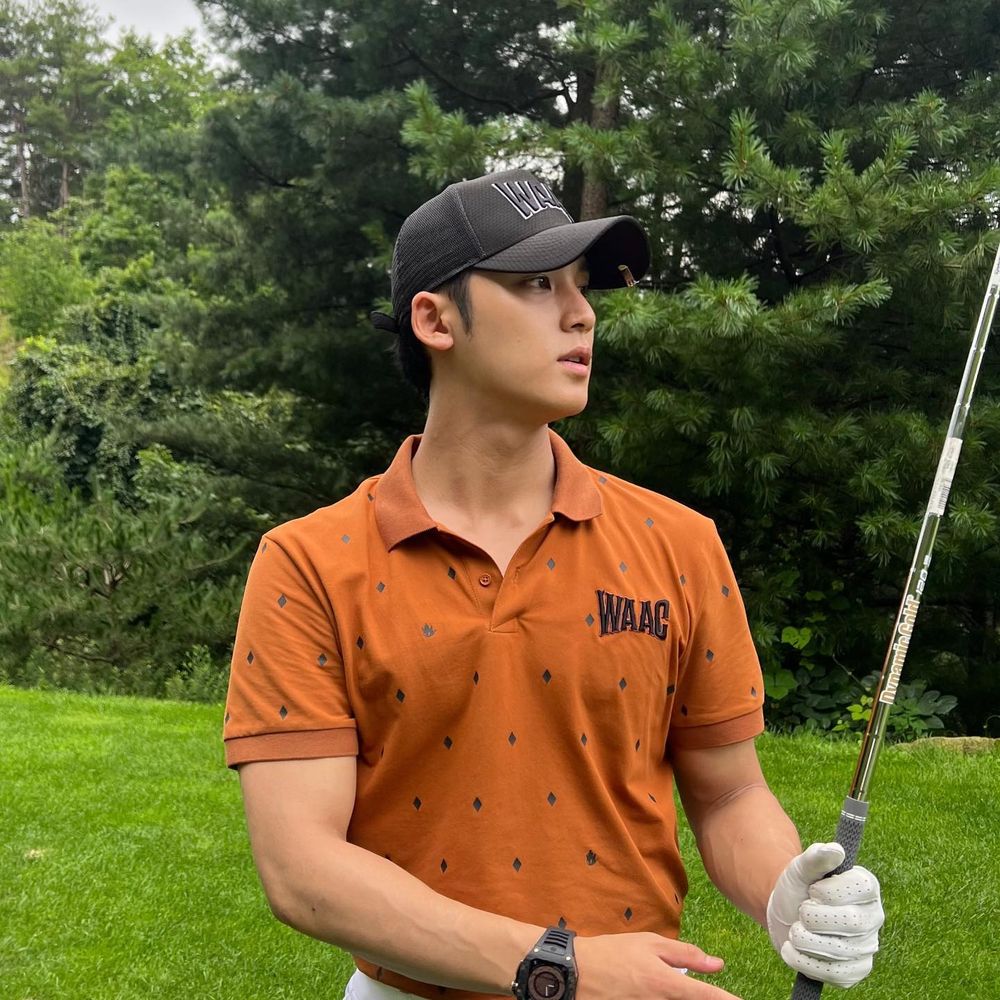 盤點6位擁有手臂青筋的男團成員！珉奎結實身材太性感，車銀優爆筋太明顯，成燦青筋炸裂引暴動！-2