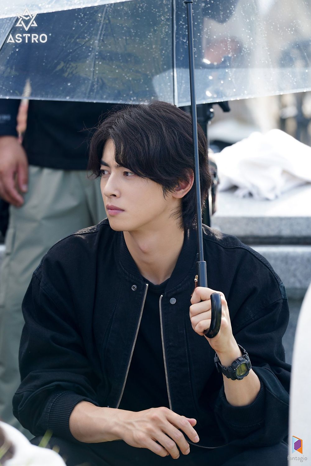 盤點6位擁有手臂青筋的男團成員！珉奎結實身材太性感，車銀優爆筋太明顯，成燦青筋炸裂引暴動！-4